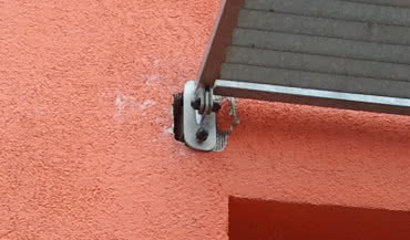 Jak zabezpieczyć elewację przed nieestetycznymi zaciekami i pęknięciami?