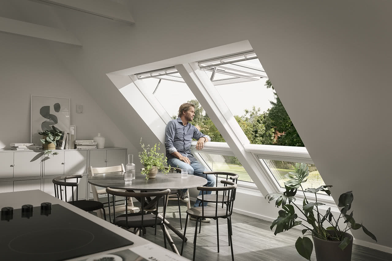 Okno klapowo-obrotowe VELUX INTEGRA®. fot. Velux Okno klapowo-obrotowe VELUX INTEGRA®. fot. Velux