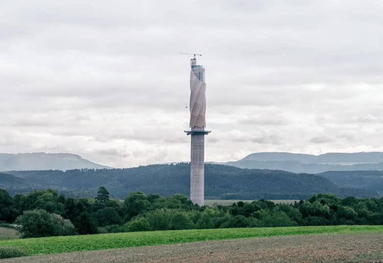 Konstrukcja służy do testowania i certyfikacji nowej technologii wind