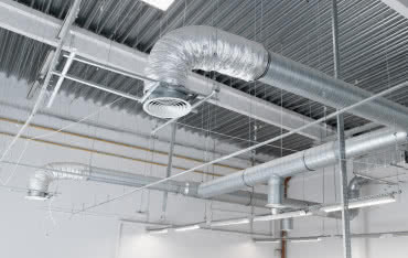 Jak zaprojektować cichą wentylację? Znaczenie tłumików akustycznych w systemach HVAC 