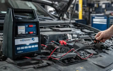 Prostownik czy ładowarka elektroniczna? Co wybrać, żeby nie uszkodzić akumulatora?